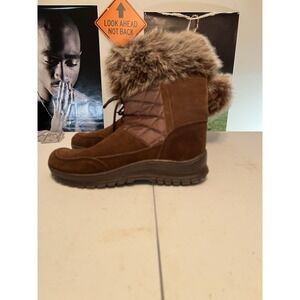 St John's Bay Fur Boots Women Size 10